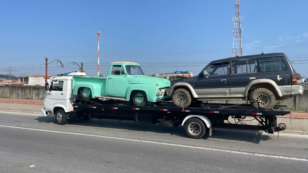 Transporte de veículos em plataforma do Fabinho Auto Socorro